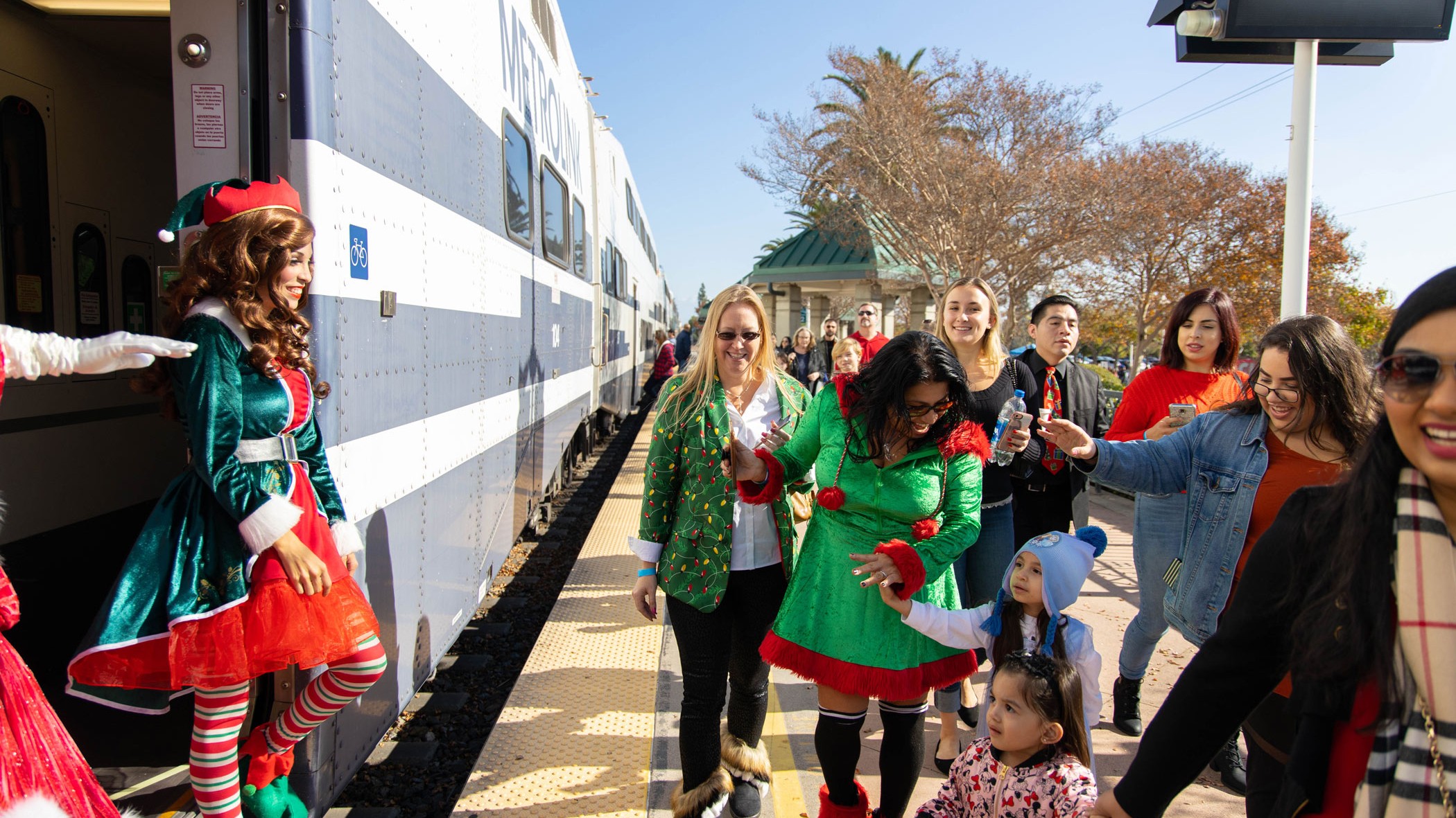 1123 Point Metrolink Holiday Train Boarding